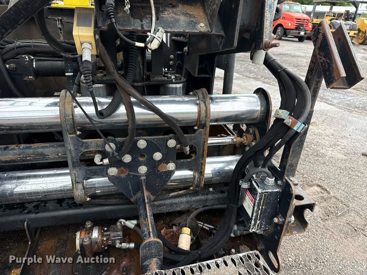 image for item DS3736 2009 Roadtec RP-195 paver