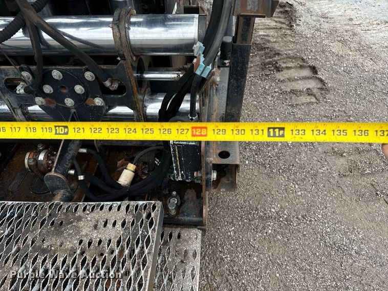 image for item DS3736 2009 Roadtec RP-195 paver