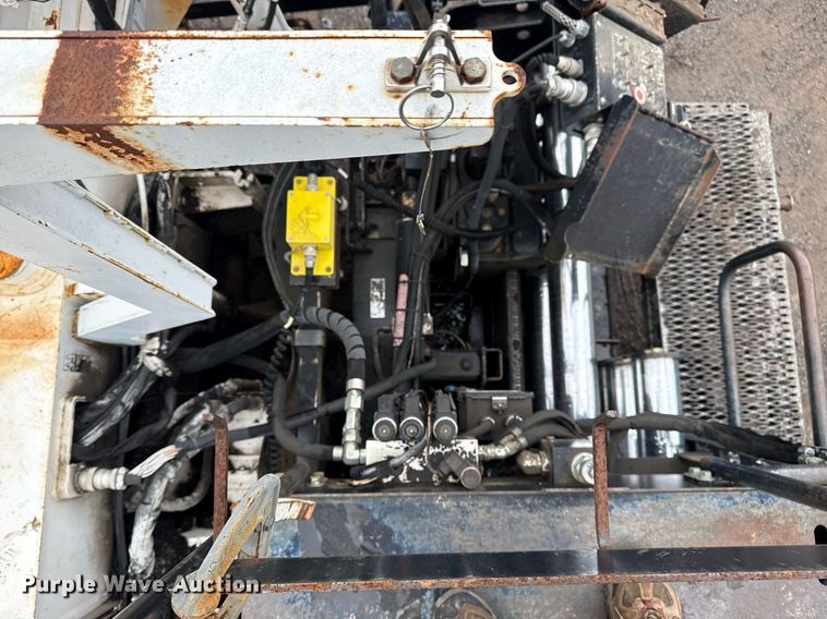 image for item DS3736 2009 Roadtec RP-195 paver