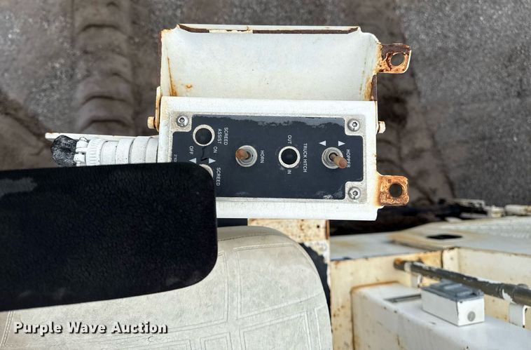 image for item DS3736 2009 Roadtec RP-195 paver