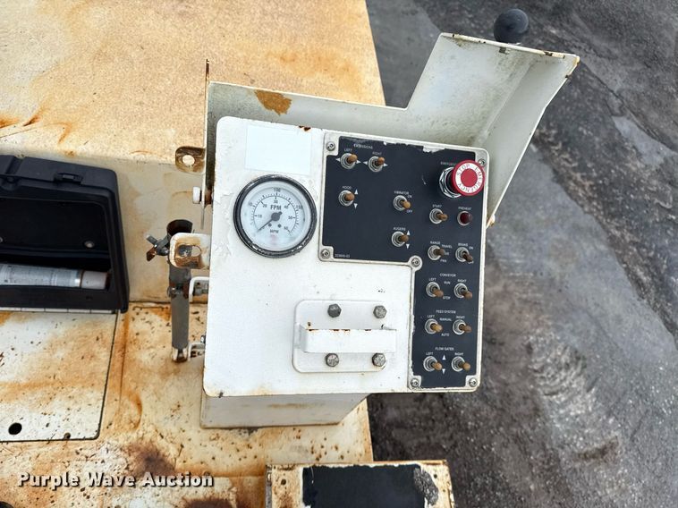 image for item DS3736 2009 Roadtec RP-195 paver