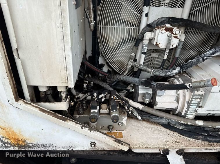 image for item DS3736 2009 Roadtec RP-195 paver