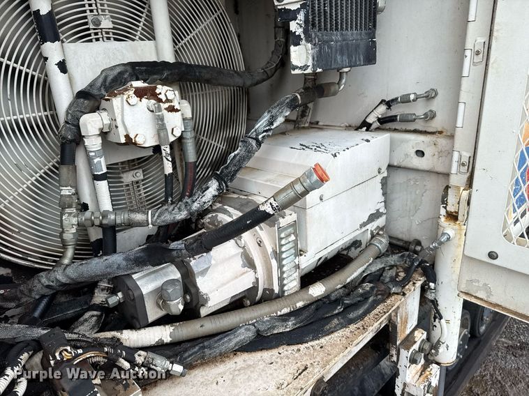 image for item DS3736 2009 Roadtec RP-195 paver