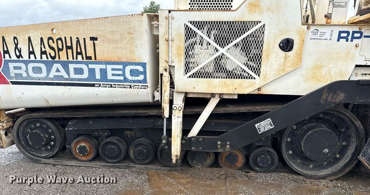 image for item DS3736 2009 Roadtec RP-195 paver