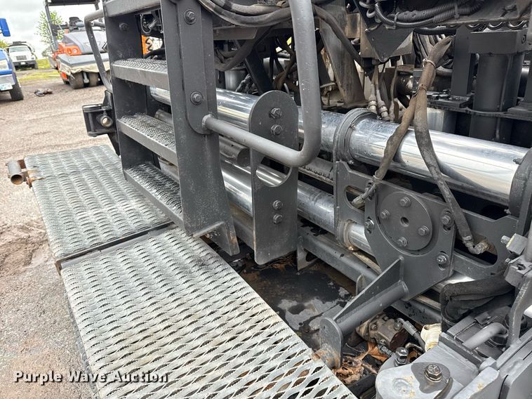 image for item DS3737 2007 Roadtec RP-155 paver