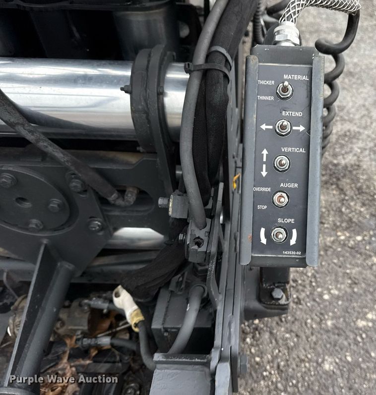 image for item DS3737 2007 Roadtec RP-155 paver