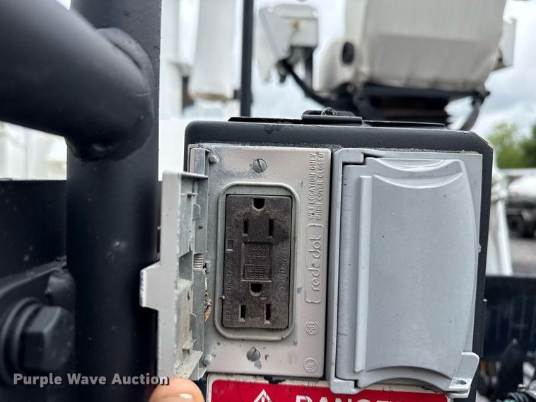 image for item DS3737 2007 Roadtec RP-155 paver