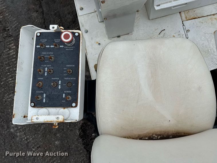 image for item DS3737 2007 Roadtec RP-155 paver