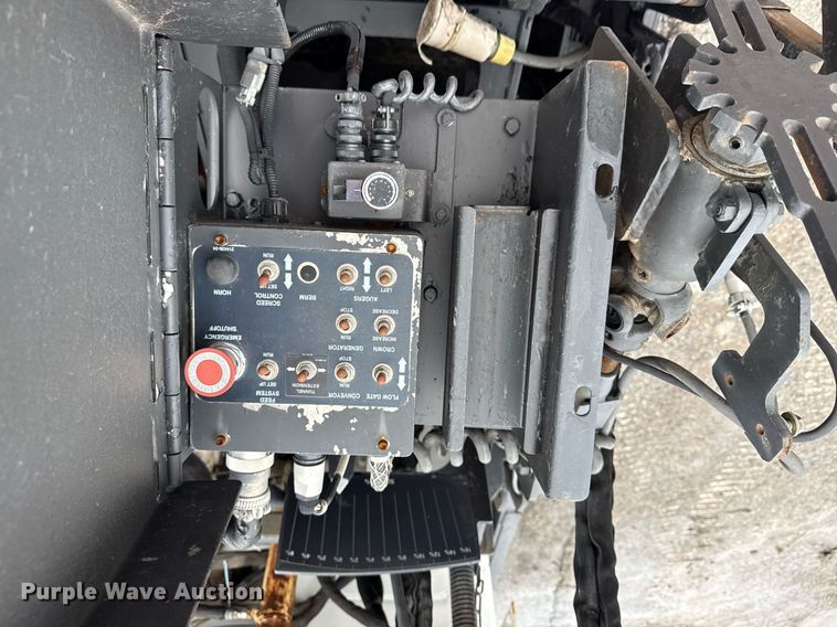 image for item DS3737 2007 Roadtec RP-155 paver