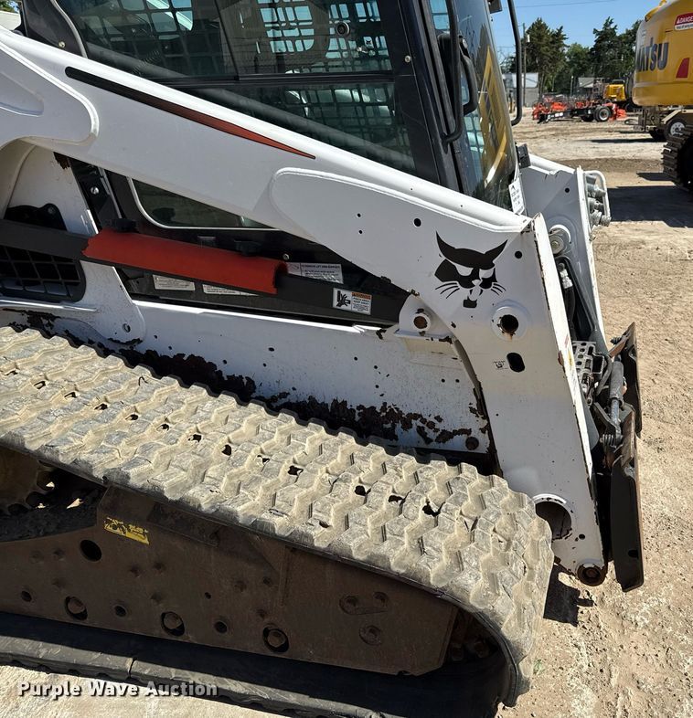 image for item DS4318 2015 Bobcat T650 tracked skid steer loader