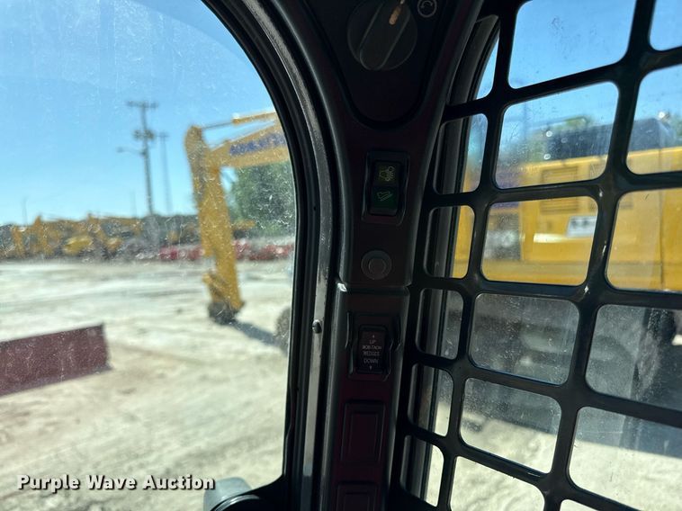 image for item DS4318 2015 Bobcat T650 tracked skid steer loader