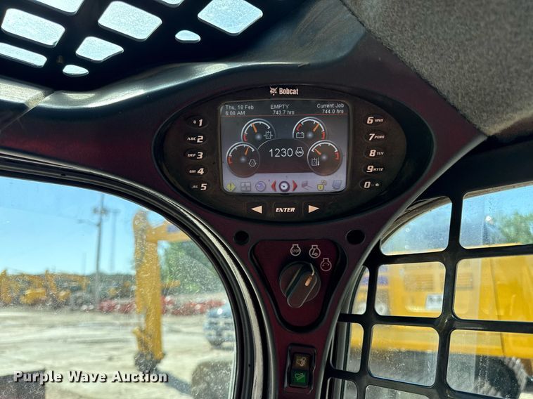 image for item DS4318 2015 Bobcat T650 tracked skid steer loader