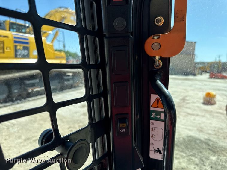 image for item DS4318 2015 Bobcat T650 tracked skid steer loader