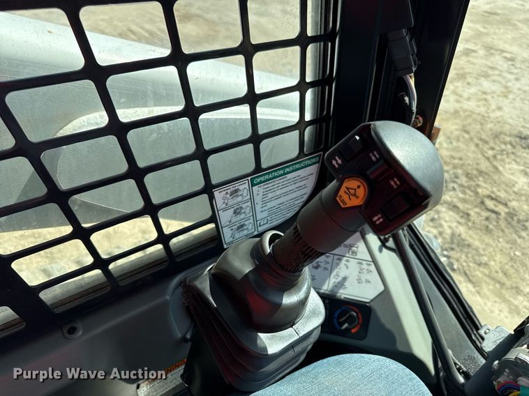 image for item DS4318 2015 Bobcat T650 tracked skid steer loader