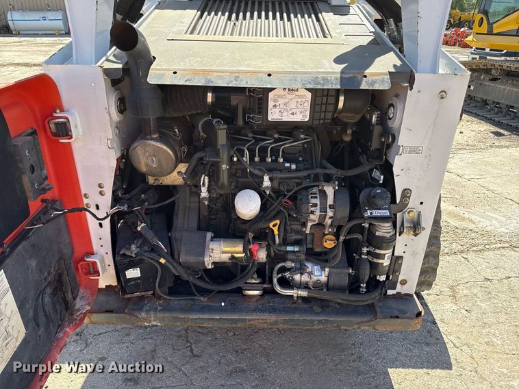 image for item DS4318 2015 Bobcat T650 tracked skid steer loader