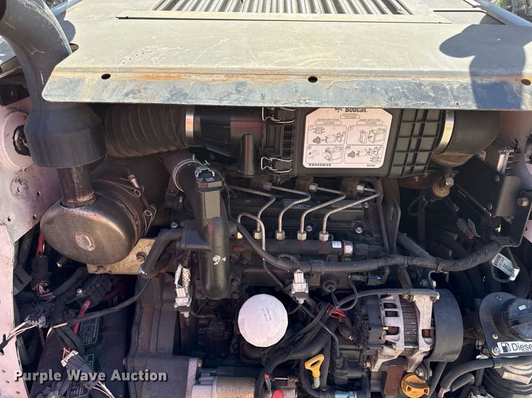 image for item DS4318 2015 Bobcat T650 tracked skid steer loader