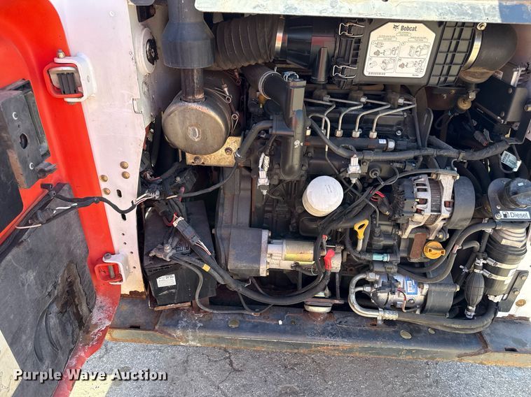 image for item DS4318 2015 Bobcat T650 tracked skid steer loader