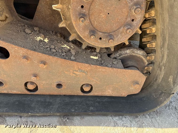 image for item DS4318 2015 Bobcat T650 tracked skid steer loader