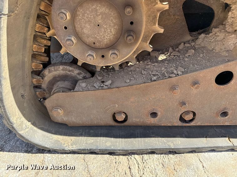 image for item DS4318 2015 Bobcat T650 tracked skid steer loader