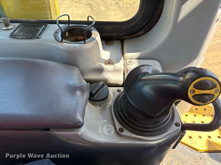 image for item DS4319 2007 Komatsu D65EX-15E0 dozer