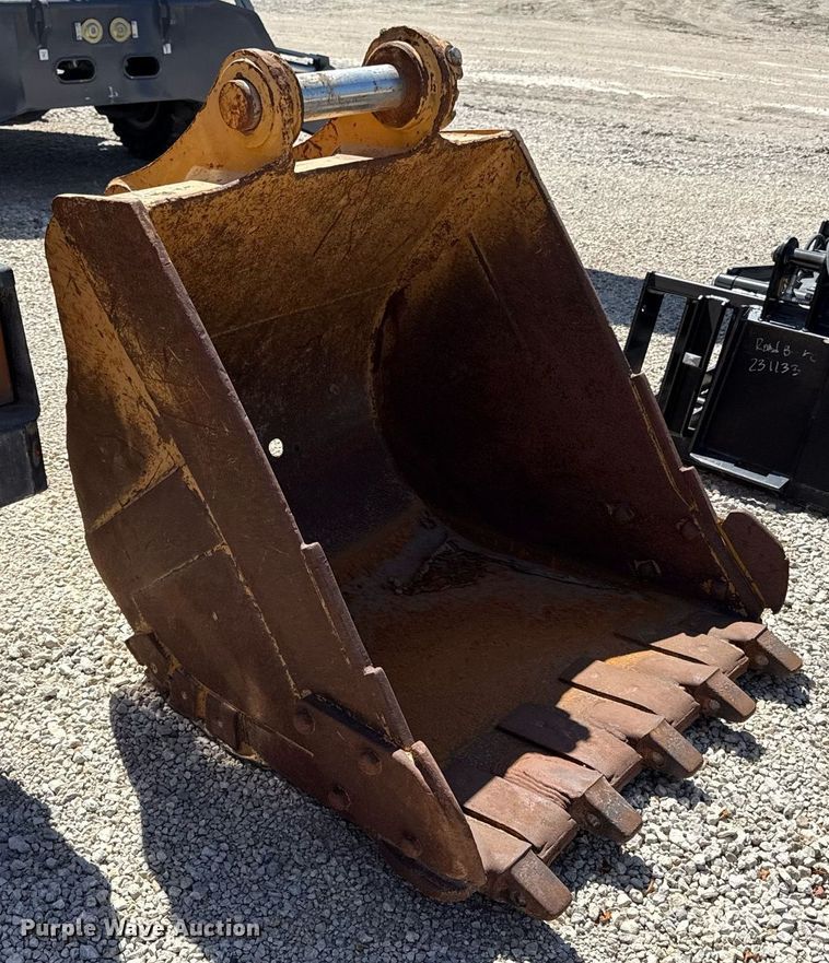 image for item DS4320 Komatsu excavator bucket