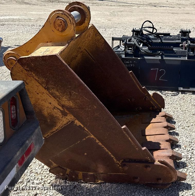 image for item DS4320 Komatsu excavator bucket