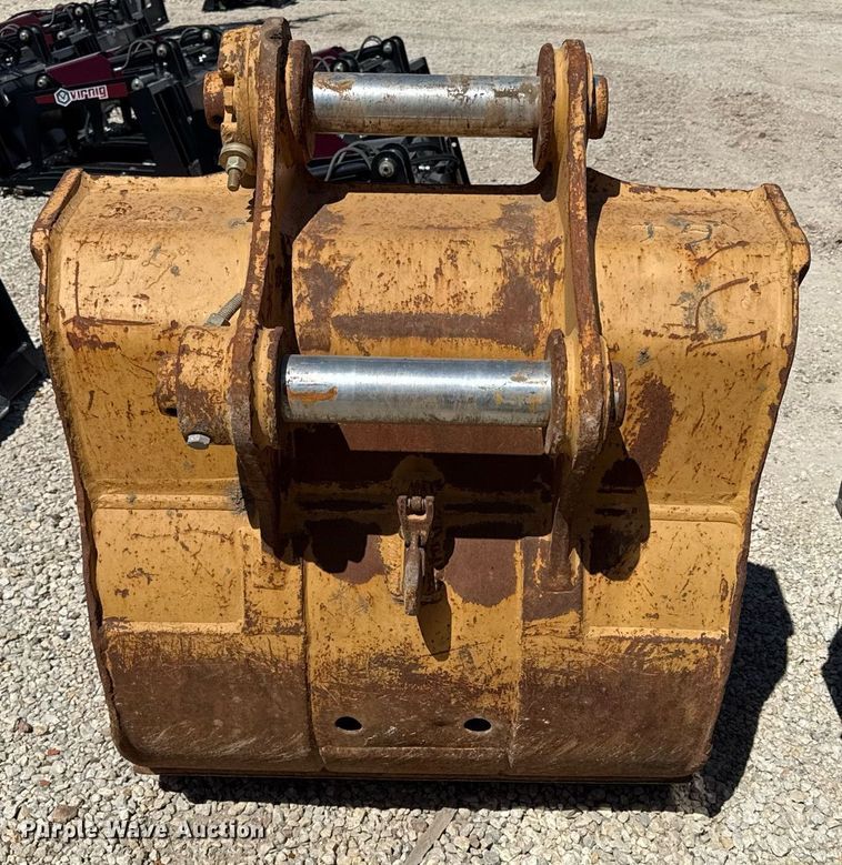 image for item DS4320 Komatsu excavator bucket