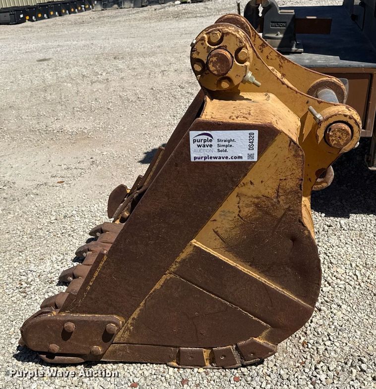 image for item DS4320 Komatsu excavator bucket