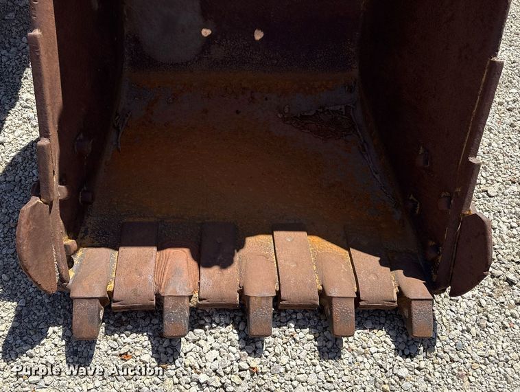 image for item DS4320 Komatsu excavator bucket