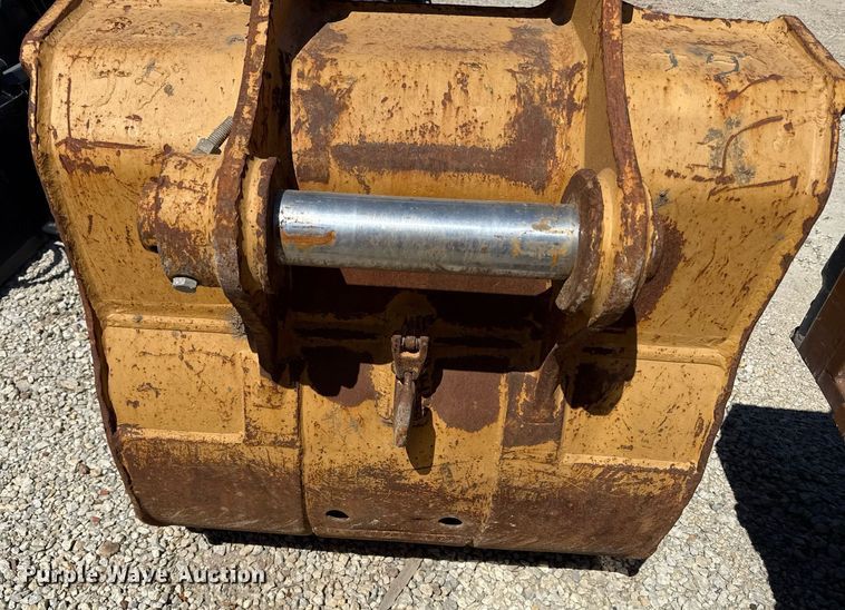 image for item DS4320 Komatsu excavator bucket