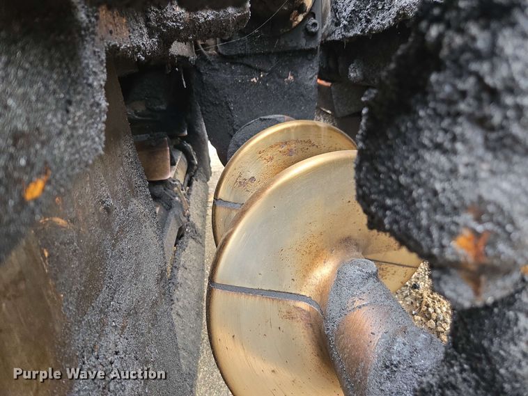 image for item DT3509 2016 Roadtec RP-190e paver