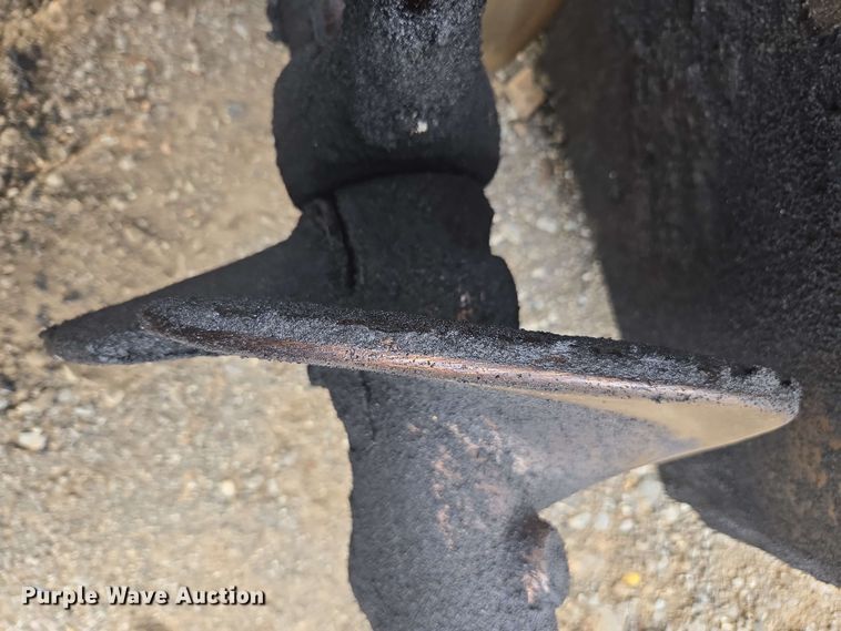 image for item DT3509 2016 Roadtec RP-190e paver