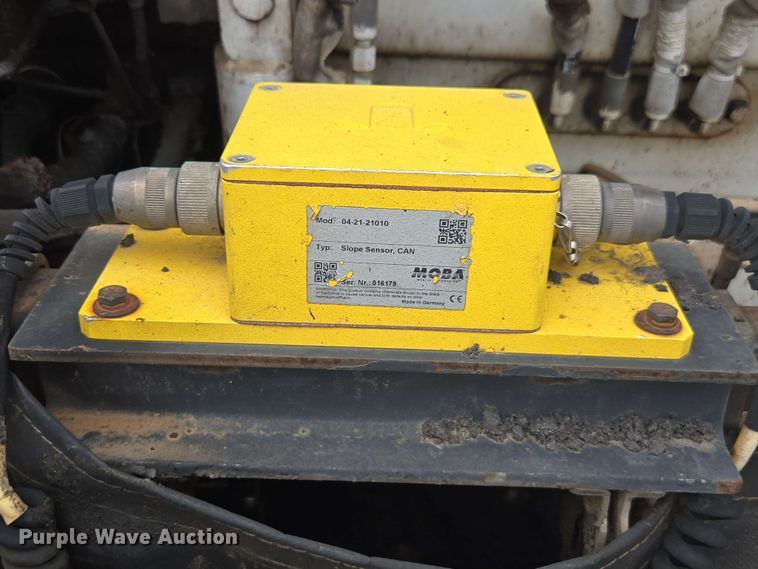 image for item DT3509 2016 Roadtec RP-190e paver