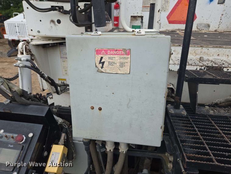 image for item DT3509 2016 Roadtec RP-190e paver