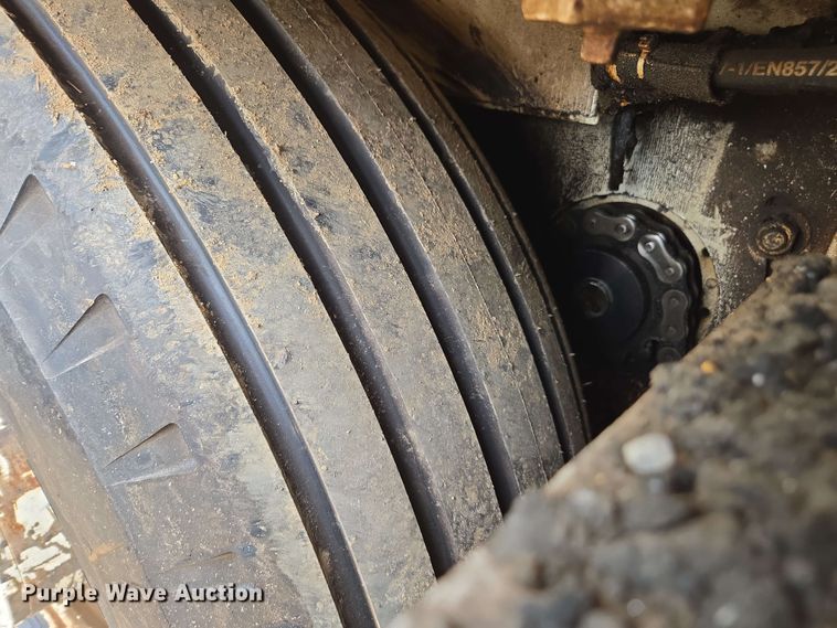 image for item DT3509 2016 Roadtec RP-190e paver