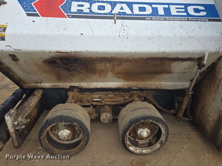 image for item DT3509 2016 Roadtec RP-190e paver