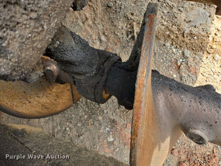 image for item DT3510 2016 Roadtec RP-190e paver