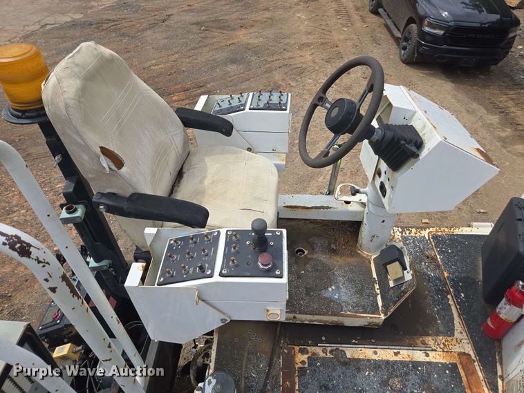 image for item DT3510 2016 Roadtec RP-190e paver