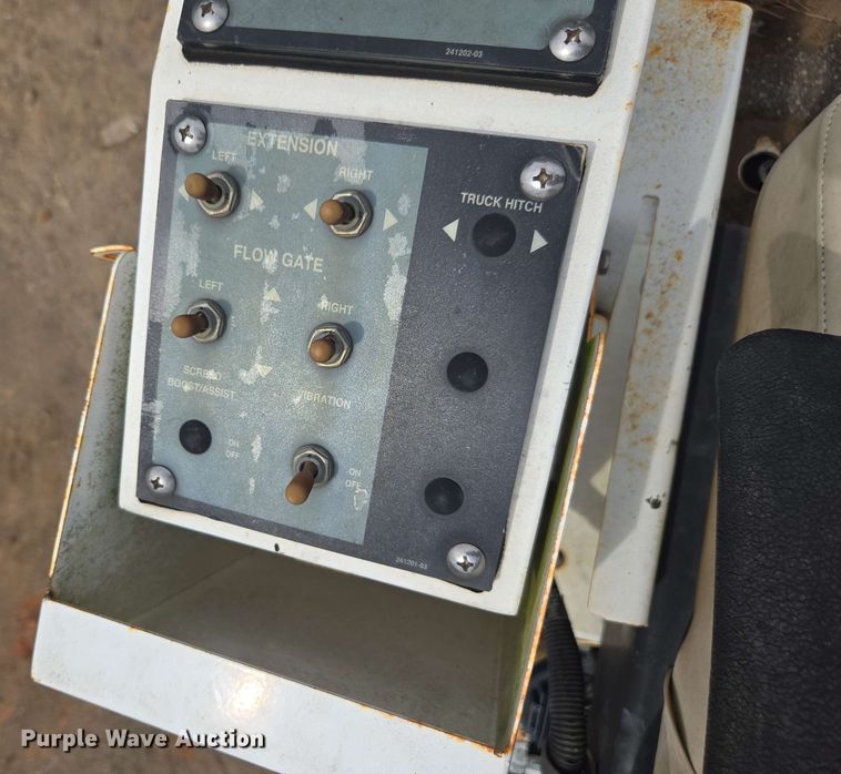 image for item DT3510 2016 Roadtec RP-190e paver