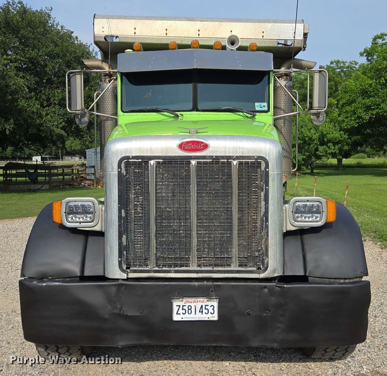 image for item DT4869 2004 Peterbilt 357 dump truck