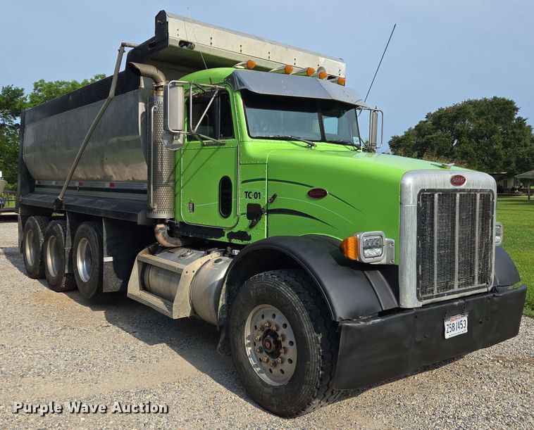 image for item DT4869 2004 Peterbilt 357 dump truck