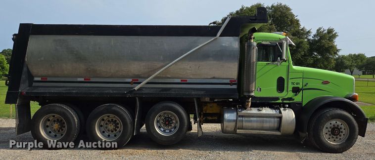 image for item DT4869 2004 Peterbilt 357 dump truck