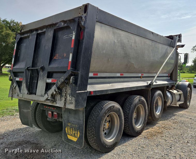 image for item DT4869 2004 Peterbilt 357 dump truck