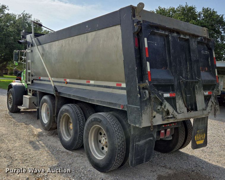 image for item DT4869 2004 Peterbilt 357 dump truck