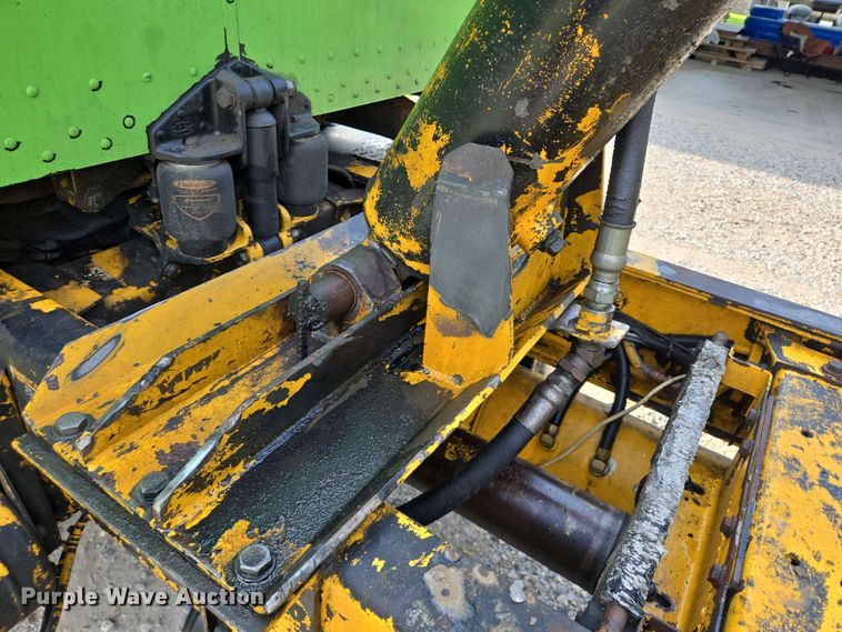 image for item DT4869 2004 Peterbilt 357 dump truck