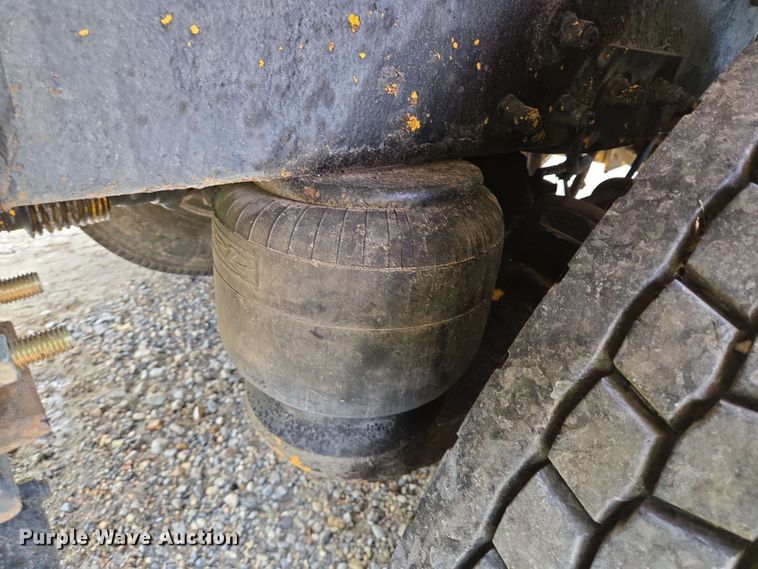 image for item DT4869 2004 Peterbilt 357 dump truck