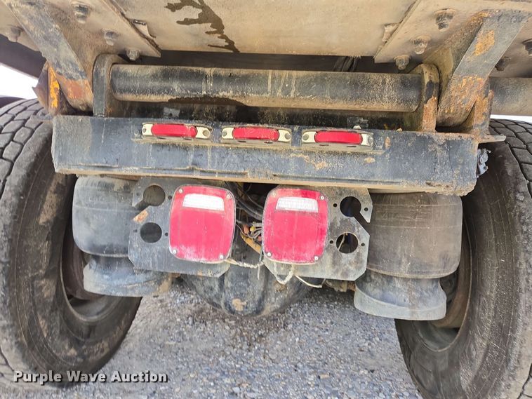 image for item DT4869 2004 Peterbilt 357 dump truck