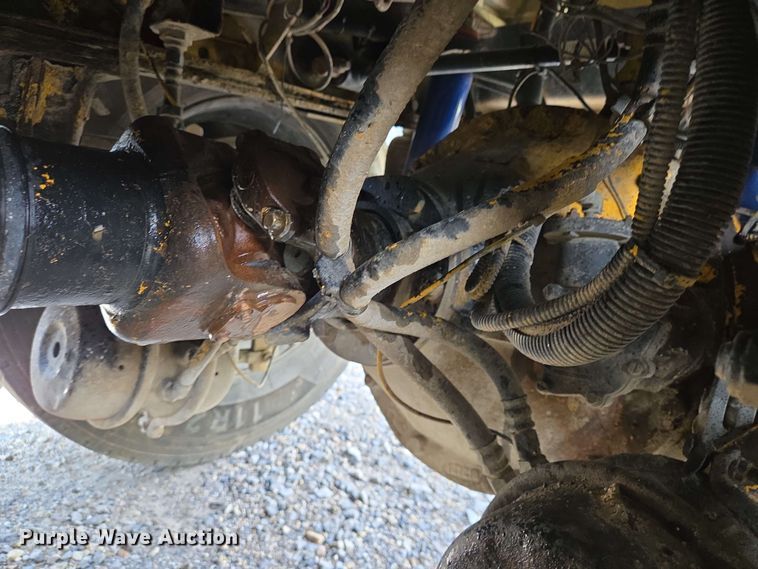 image for item DT4869 2004 Peterbilt 357 dump truck