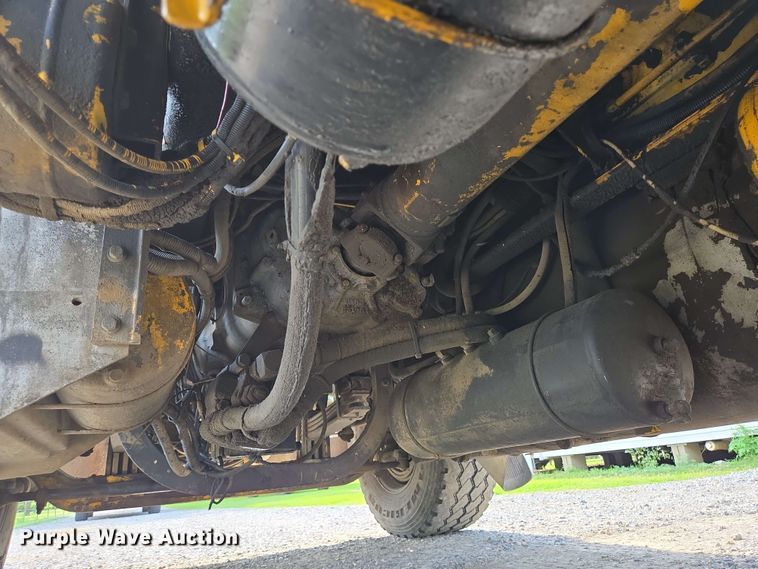 image for item DT4869 2004 Peterbilt 357 dump truck