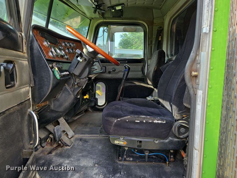 image for item DT4869 2004 Peterbilt 357 dump truck